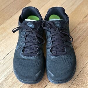 Nike Free RN Women's Black Running Shoes 9 Gently Worn